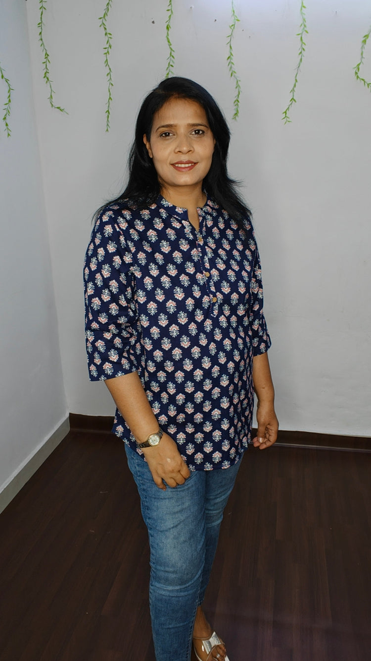 BLUE HANDBLOCK COTTON SHORT TOP