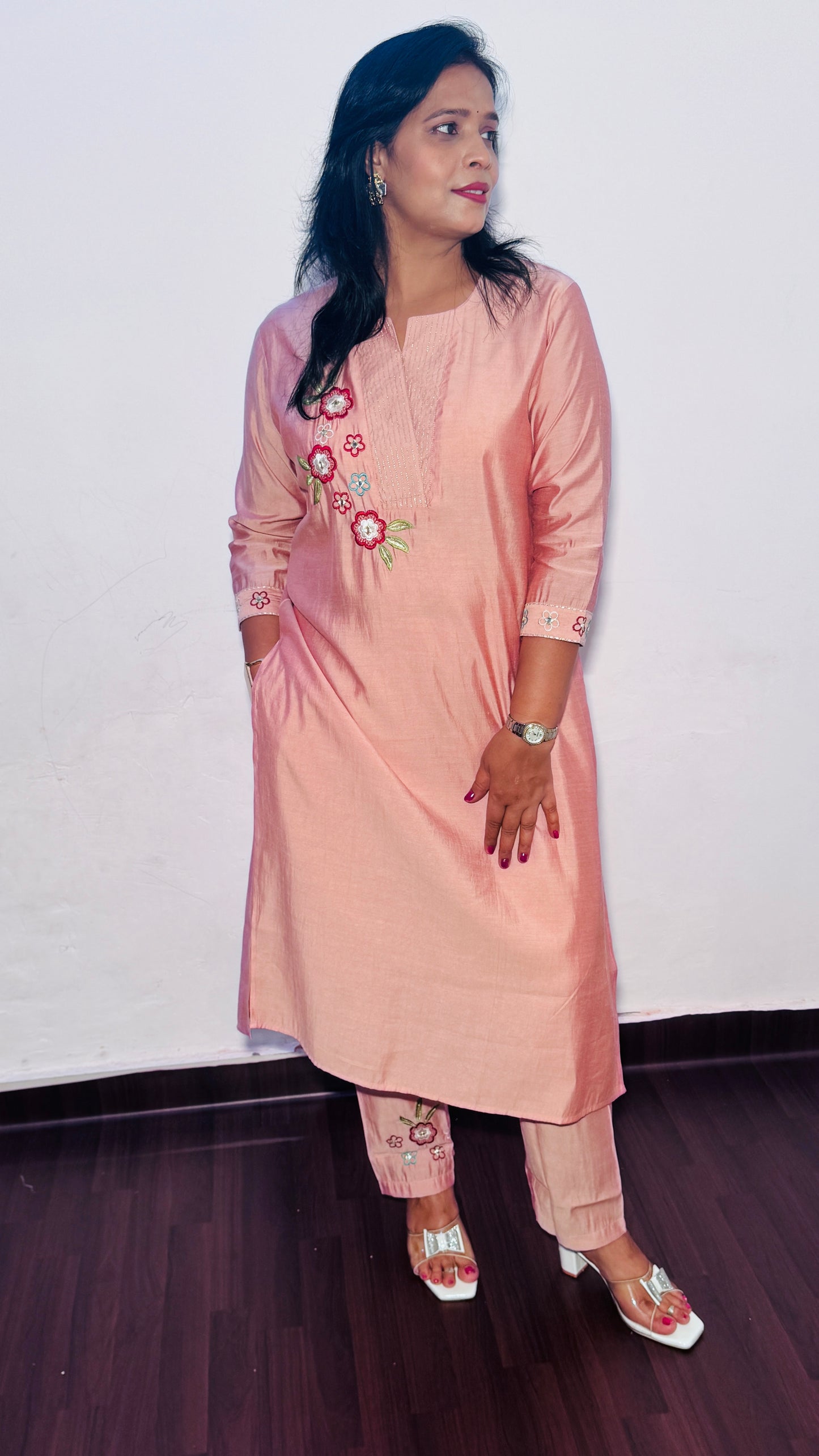 PEACH FLORAL THREAD WORK MUSLIN SILK KURTA WITH TROUSERS