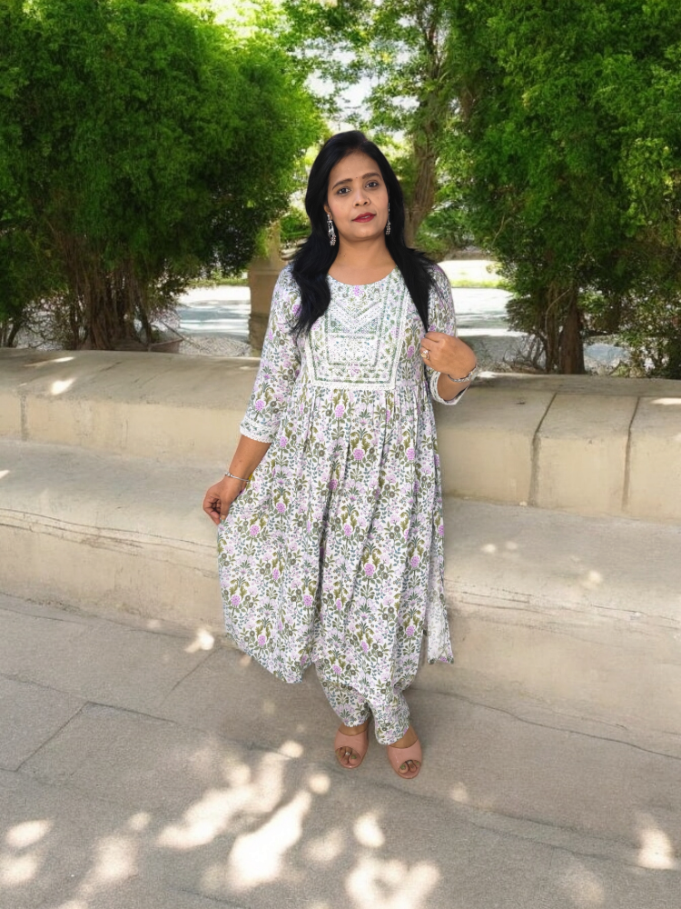 PRINTED EMBROIDERED FLARED WHITE KURTA TROUSER WITH DUPATTA SET