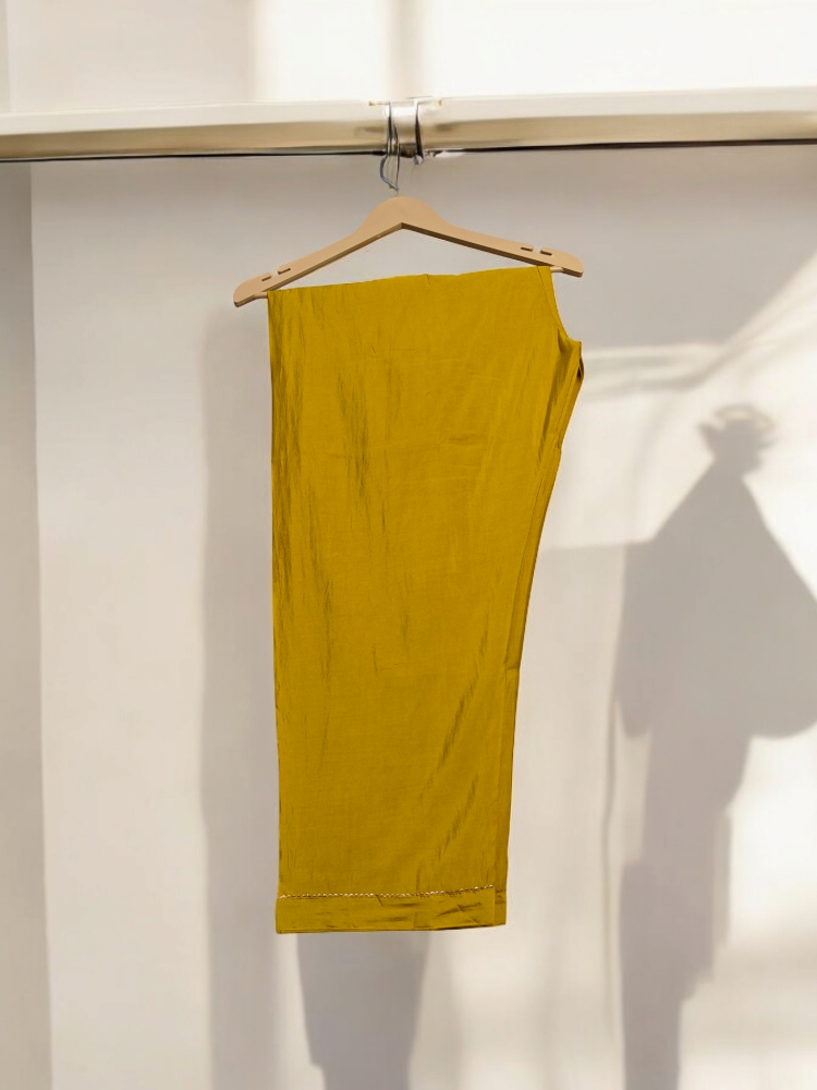 STUNNING ROMAN SILK HOT YELLOW COLOR SUIT SET