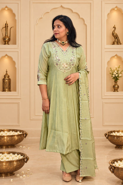 Pista Green - Perfect for  Mehndi , Karwa Chauth , Festival , Diwali , Navratri 