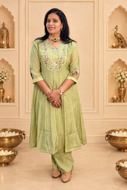 Pista Green - Perfect for  Mehndi , Karwa Chauth , Festival , Diwali , Navratri 