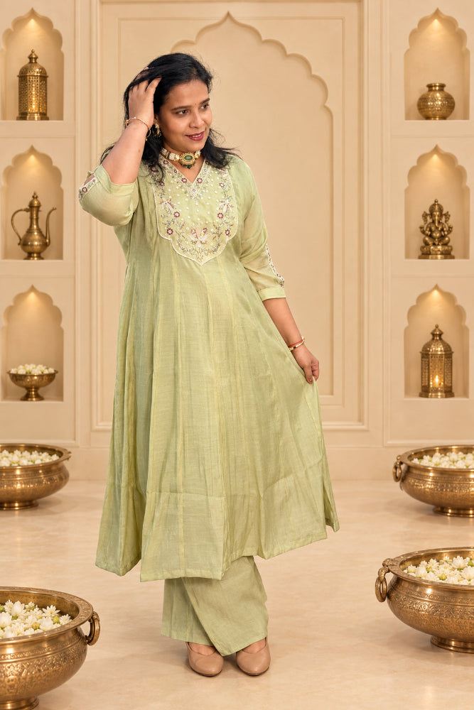 Pista Green - Perfect for  Mehndi , Karwa Chauth , Festival , Diwali , Navratri 