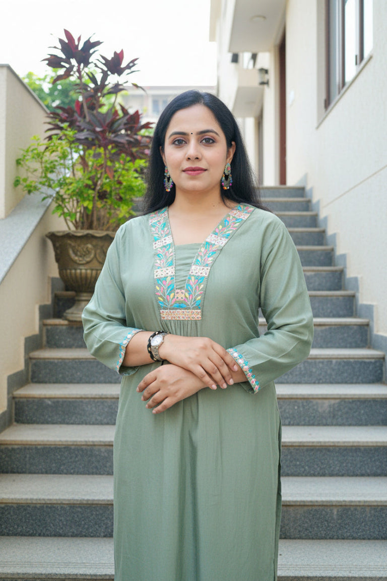 PASTEL GREEN EMBROIDERED MUSLIN KURTA SET