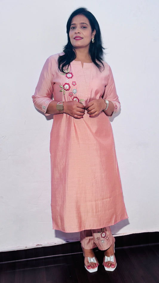 PEACH FLORAL THREAD WORK MUSLIN SILK KURTA WITH TROUSERS