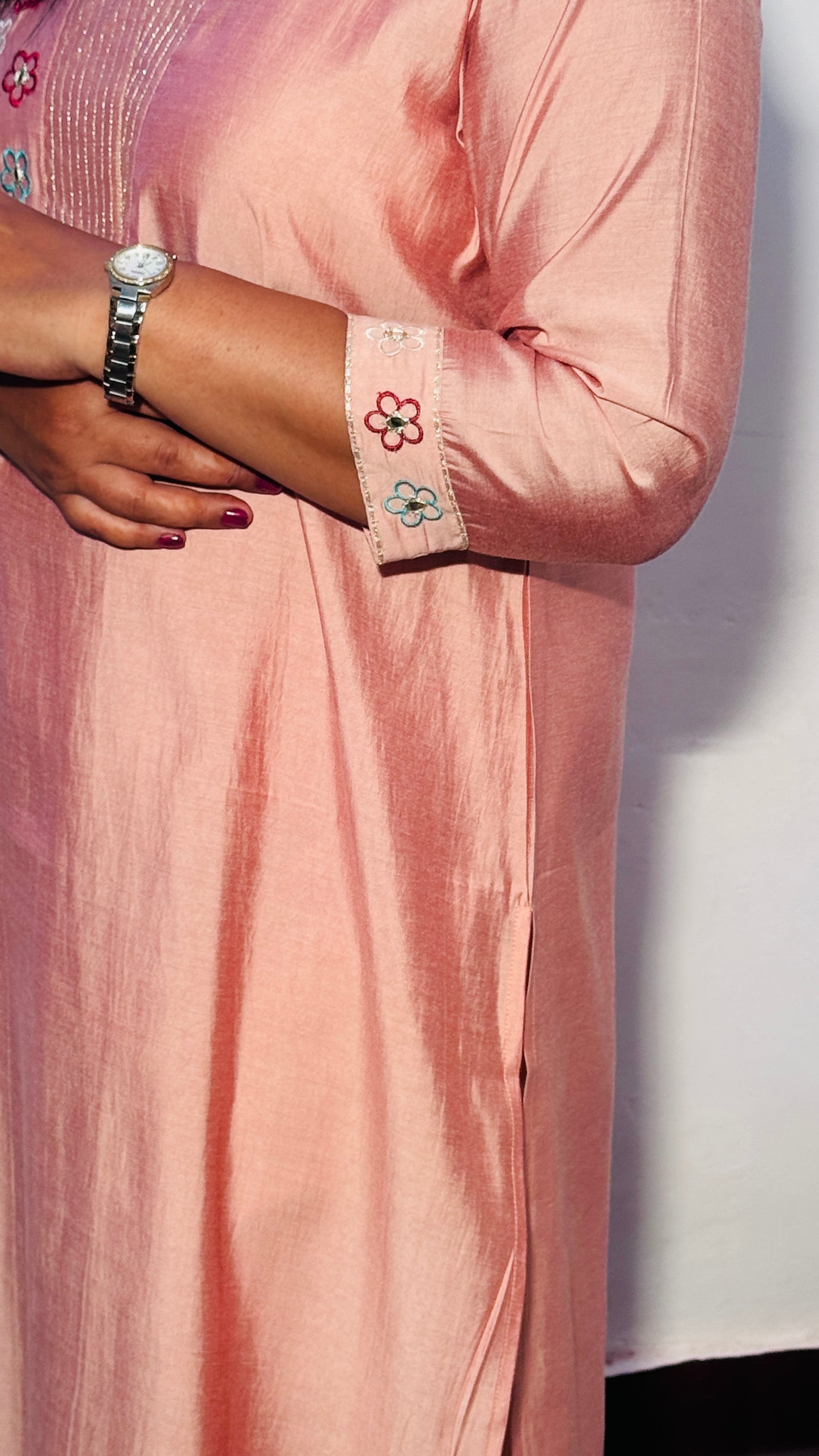 PEACH FLORAL THREAD WORK MUSLIN SILK KURTA WITH TROUSERS
