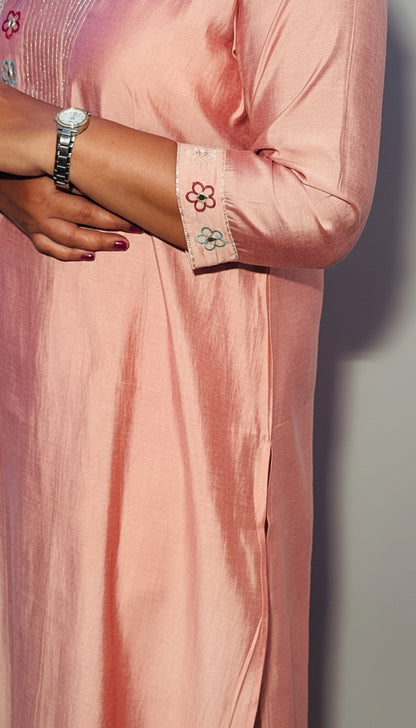 Peach Pink Floral Thread Work Muslin Silk Kurta Set