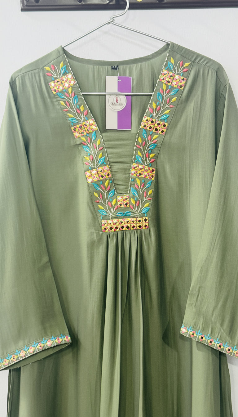 GREEN EMBROIDERED MUSLIN CO-CORD SET