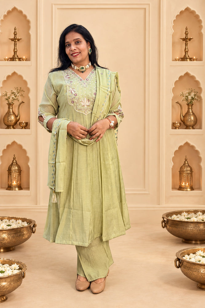 Pista Green - Perfect for  Mehndi , Karwa Chauth , Festival , Diwali , Navratri 